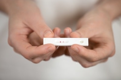 relé oler Por ahí Prueba de embarazo tras FIV: cuándo es más fiable